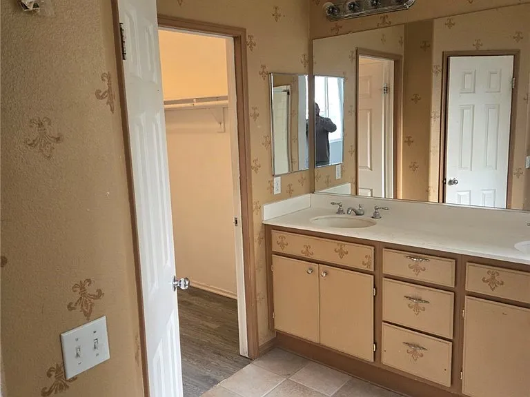 421 Steiner Dr — Photo 12