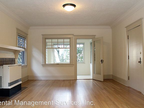 3rd image of 1636 NE Tillamook St APT 3
