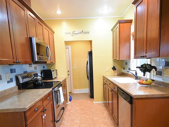 5th image of 3239 Nebraska St