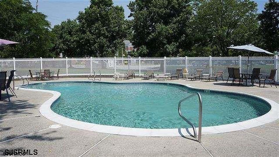 2nd image of 2310 Dolphin Ave Unit 2310