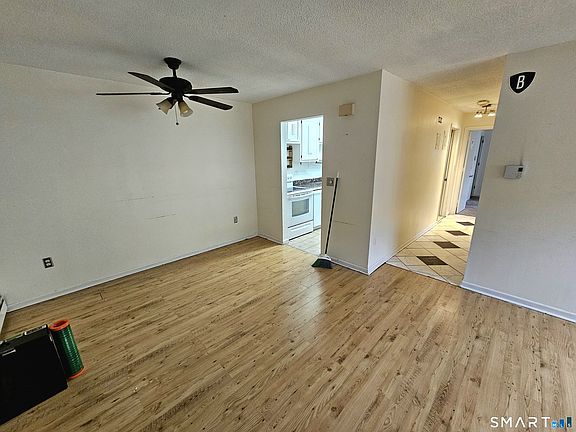 3rd image of 20 Thompson Road #A