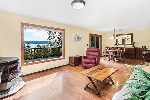 3rd image of 1081 E Treasure Island Dr
