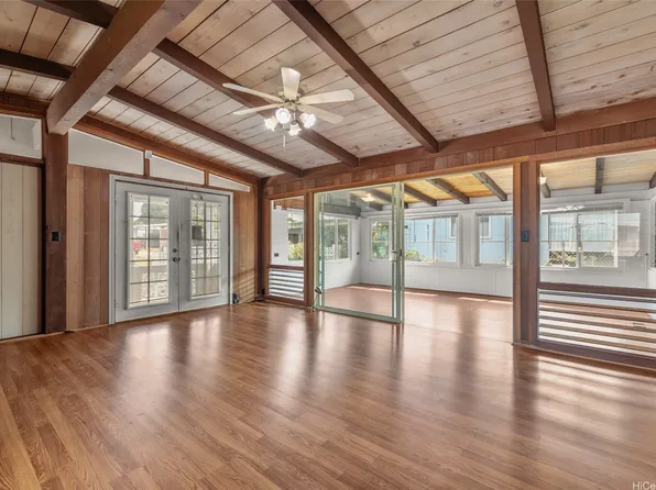 775 Hoomalimali St, Pearl City, HI 96782