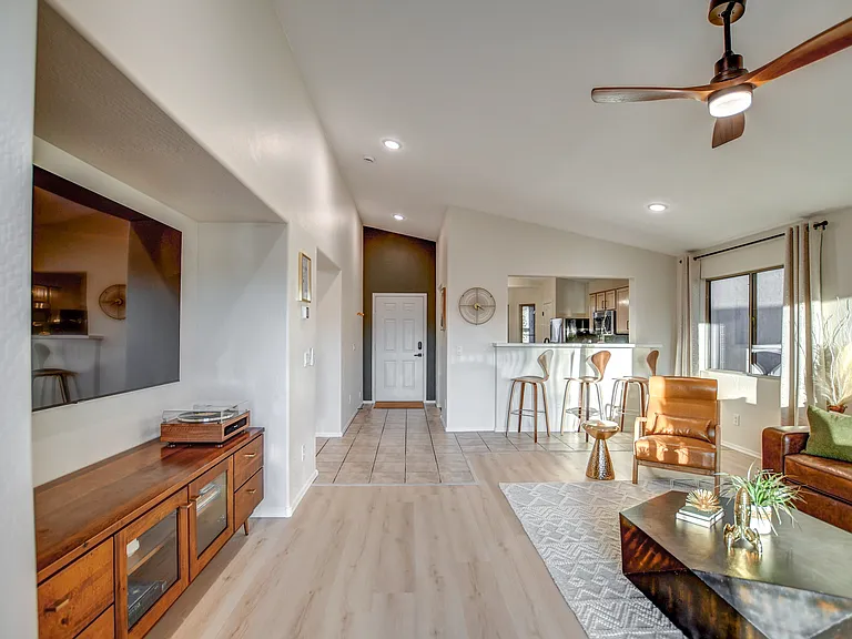 30304 N Sunray Dr — Photo 10