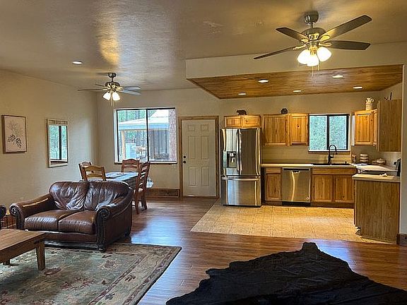 4th image of 4741 Hilltop Dr