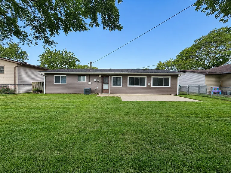 6847 Hawthorne Ln — Photo 21