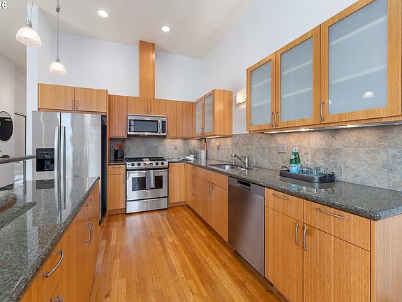 4th image of 408 NW 12th Ave APT 608