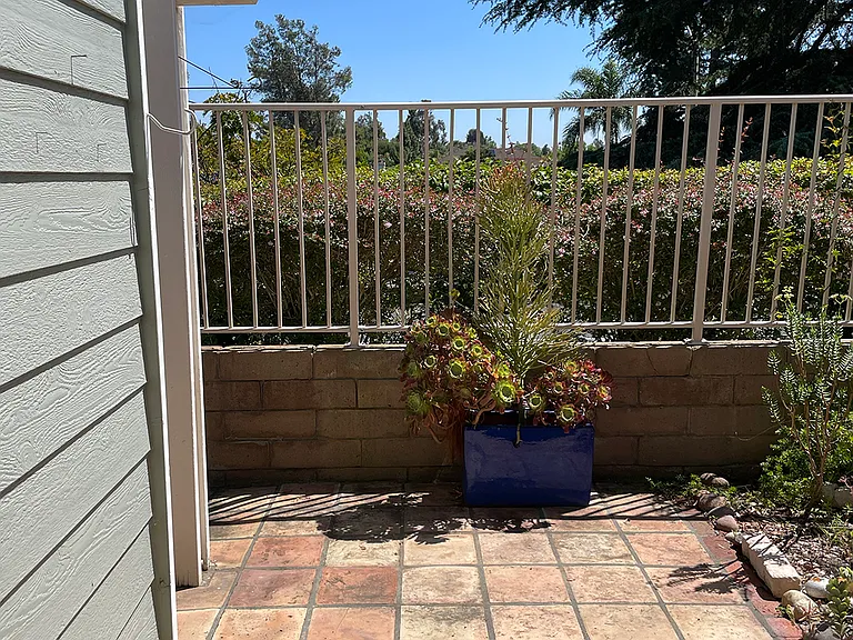 902 Wentworth Cir — Photo 20