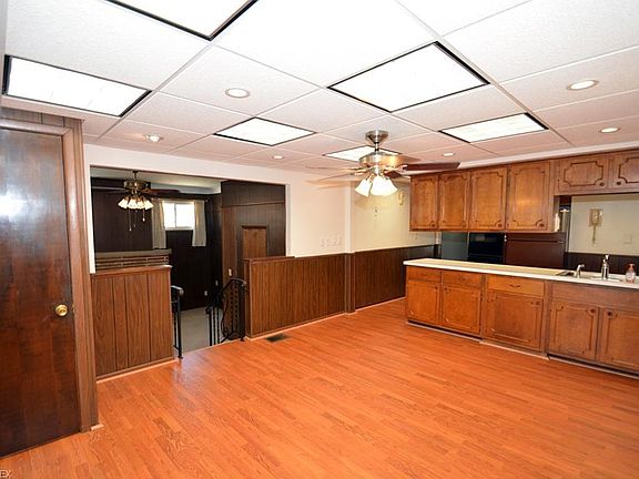 3rd image of 4884 Summer Ln