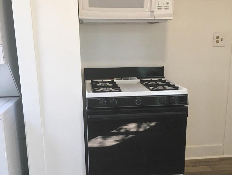 2nd image of 187 Green St