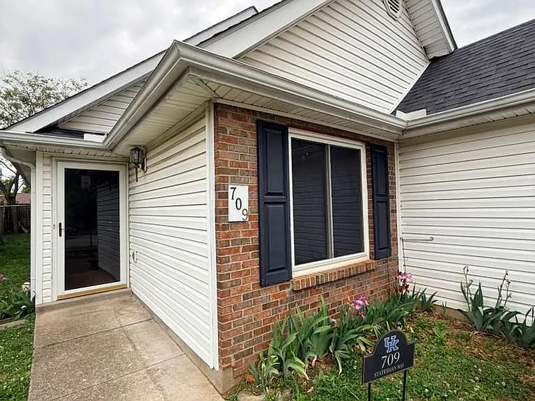 709 Statesman Way — Photo 8