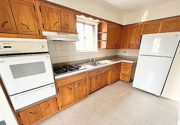 5th image of 37-34 59th St #3