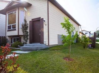 73 N Martindale Blvd NE, Calgary, AB T3J2W5