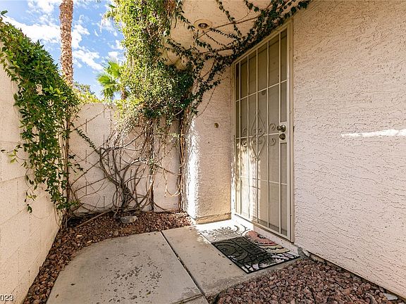 4th image of 1677 Garden Path Ct
