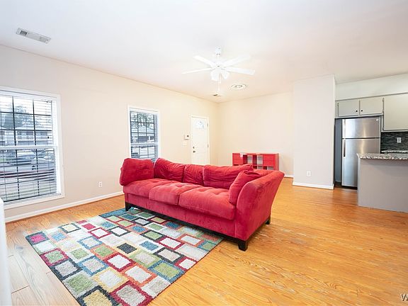 5th image of 26 Brook Meadows Cir