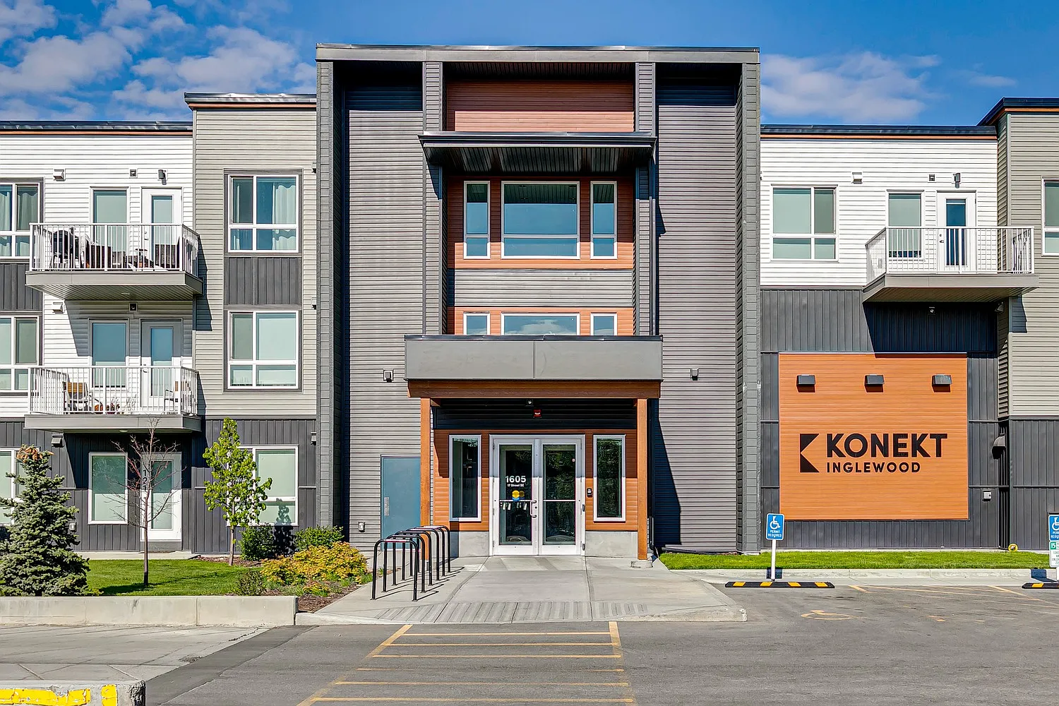 Bright! Main Floor 1 Bedroom Condo in the KONEKT building near Inglewood! — Photo 4