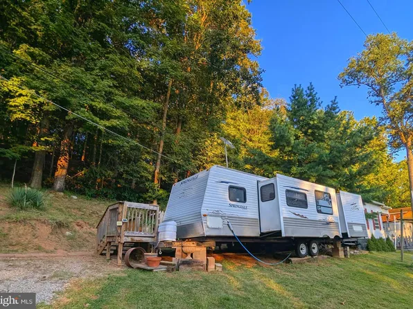 1 Park Blvd, Falling Waters, WV 25419