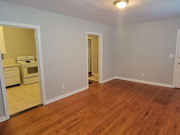 3rd image of 803 McDuff Ave S #1