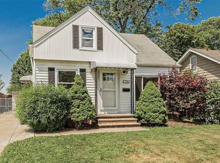 1458 Sunset Rd, Mayfield Heights, OH 44124