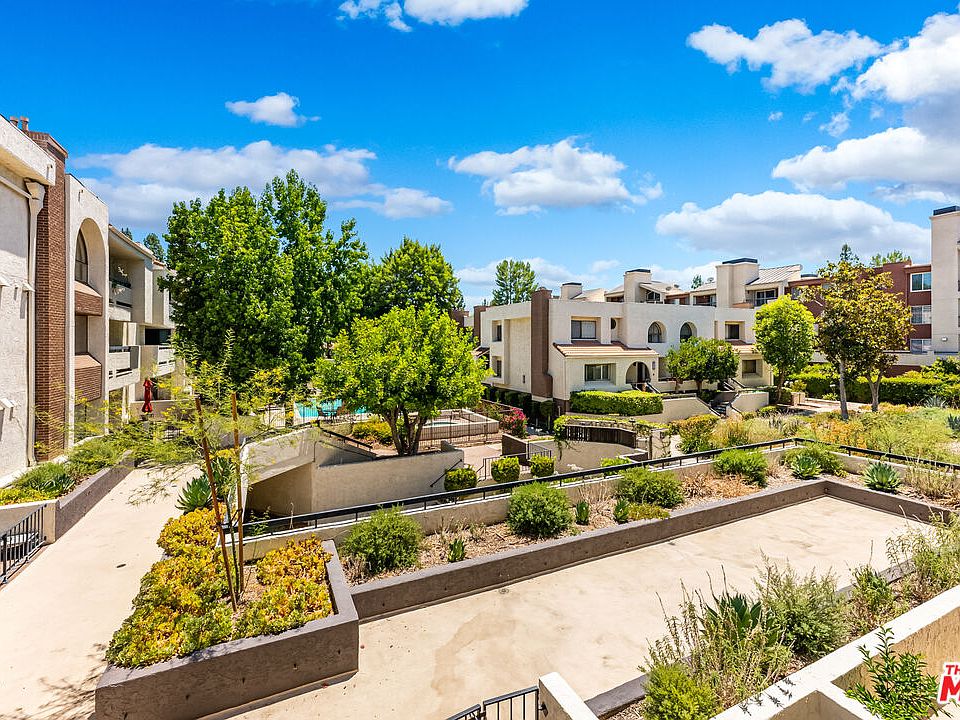 1st image of 21650 Burbank Blvd Unit 319