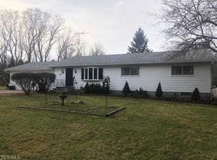 3180 Hillcrest Ave, Barberton, OH 44203