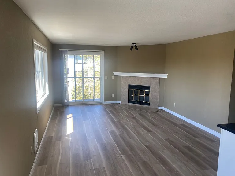 Hawk Apartments — Photo 5