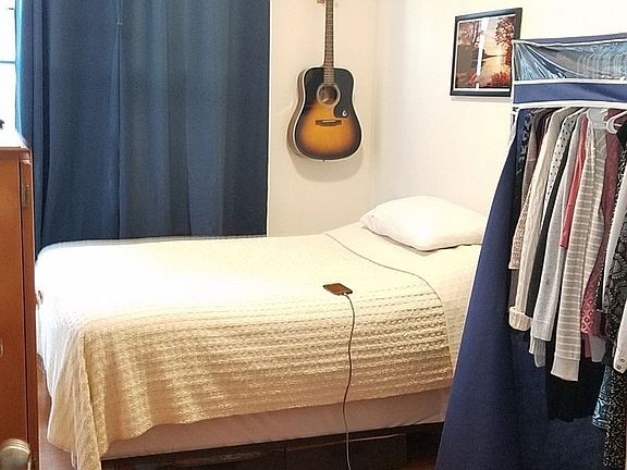 5th image of 3174 35th St APT 2F