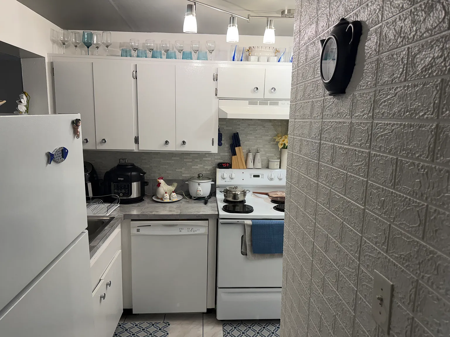 1 bed, 1.5 bath, 980 sqft, $2,100 — Photo 4