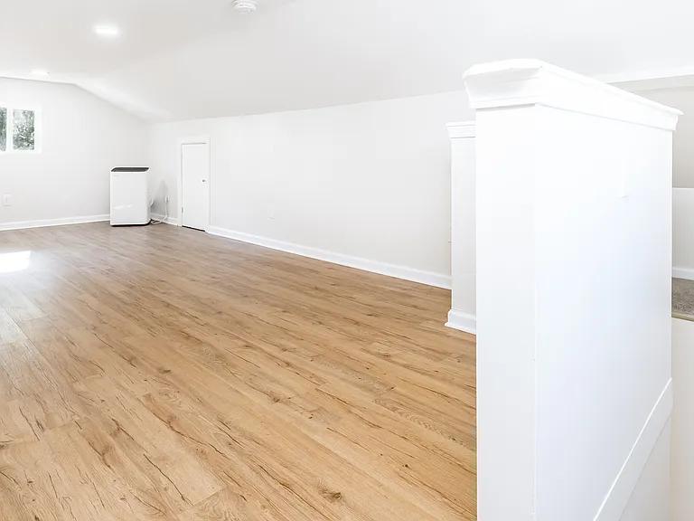 225 Bentz Ave — Photo 25