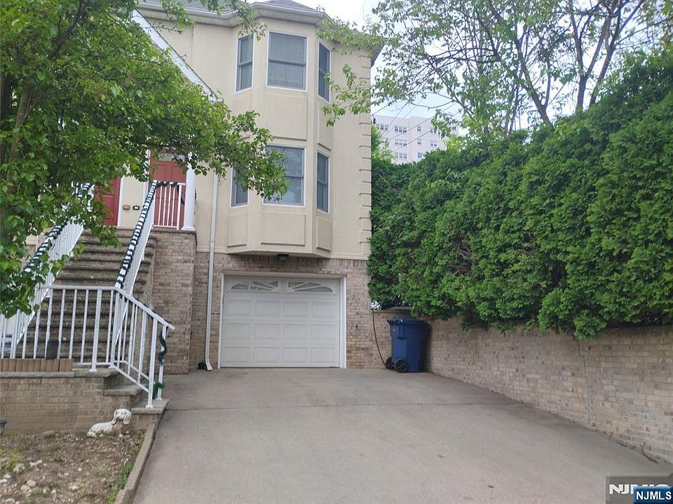 1st image of 277 3rd St