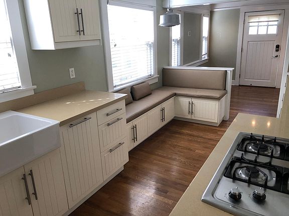 3rd image of 2629 Lincoln Ave