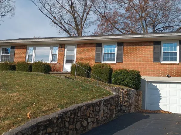 3501 Greencliff Rd, Roanoke, VA 24018