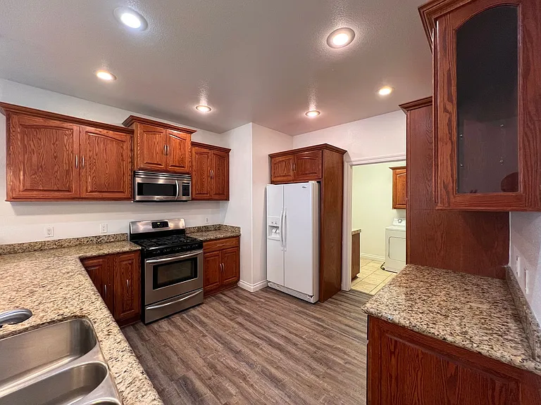524 Discovery Dr — Photo 4