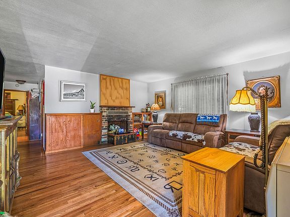 2nd image of 3901 Canyon Road