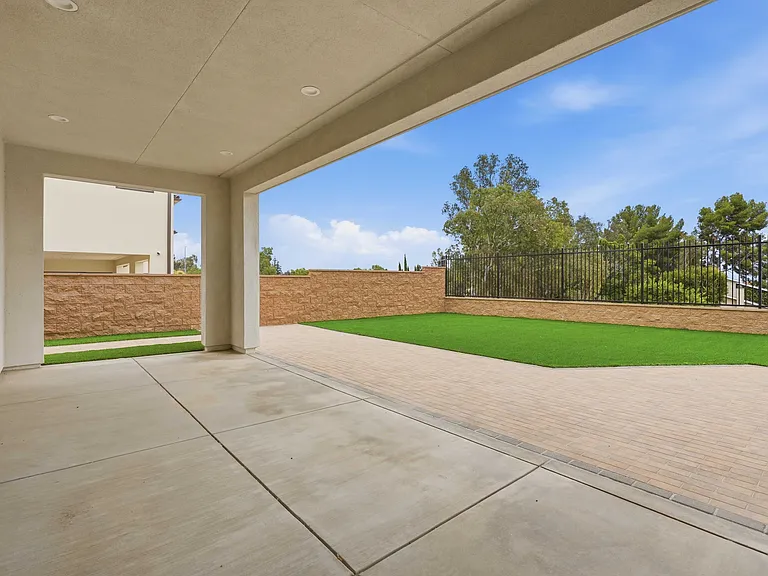 20568 Edgewood Ct — Photo 28