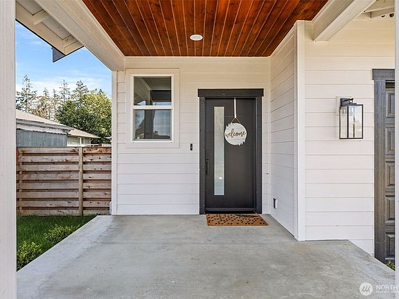 4th image of 604 133rd Street S