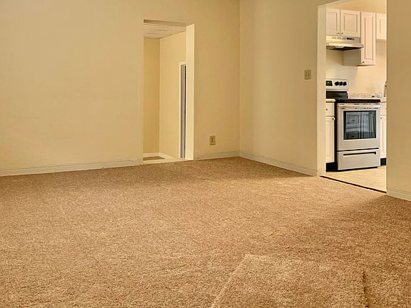 2nd image of 109 Maplewood Dr
