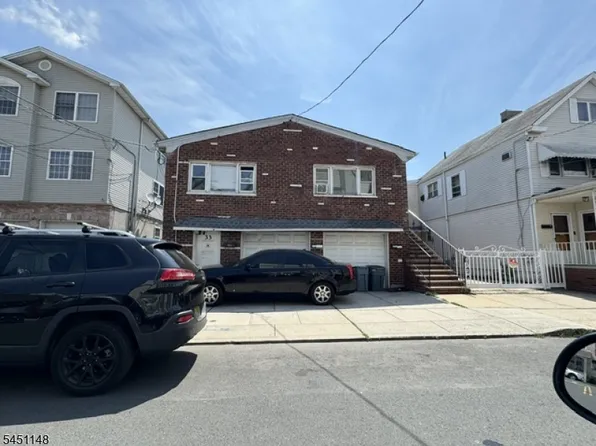 31 Bank St, Elizabeth City, NJ 07201