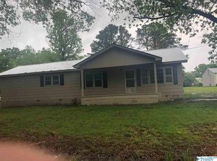 184 Burroughs Dr, Guntersville, AL 35976