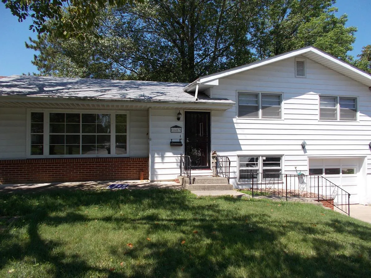1607 N Florian Ave photo 1