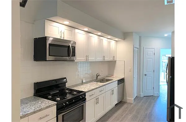 Building Photo - 1729 E St NE #1