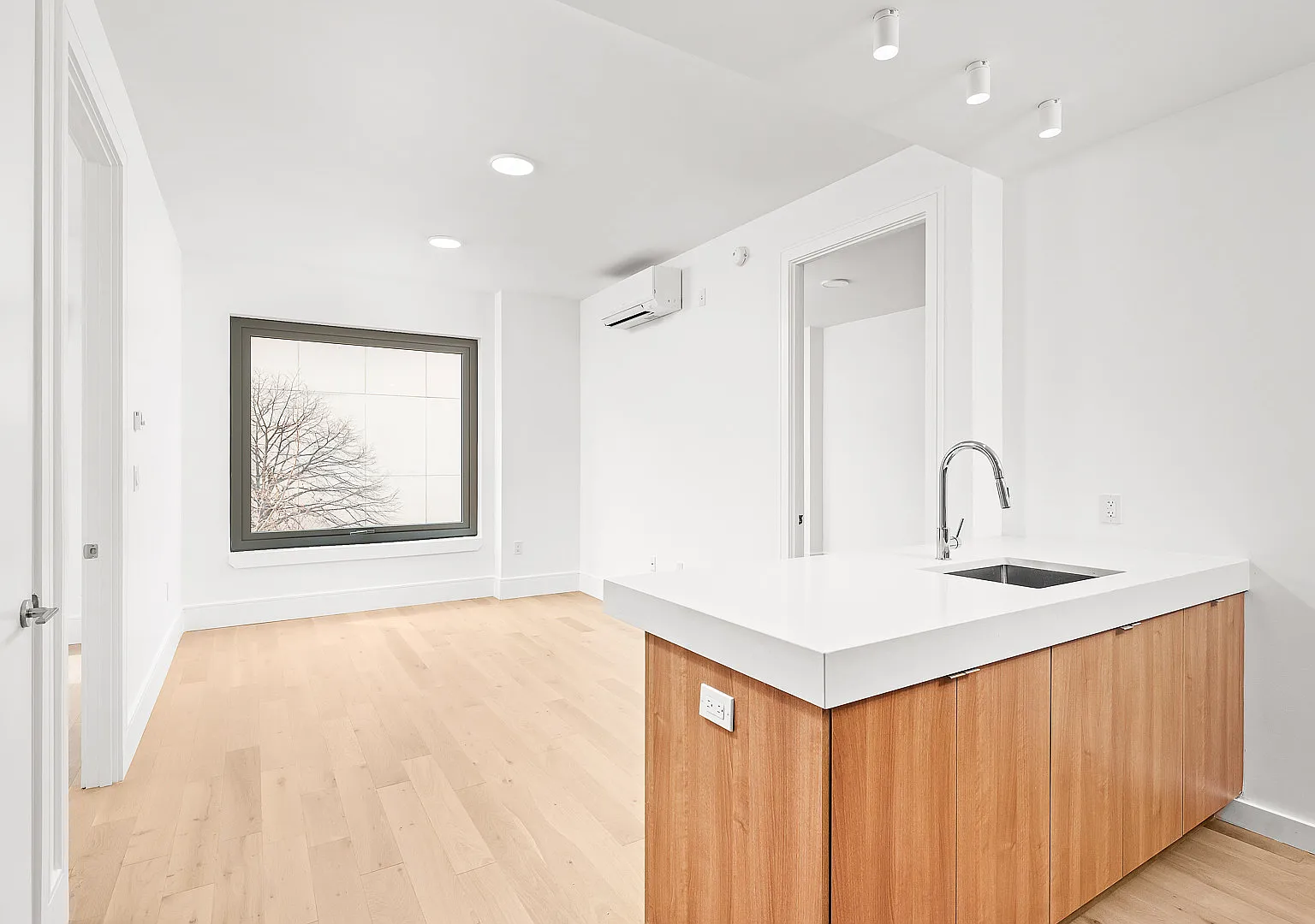 151 South Elliott Place — Photo 2