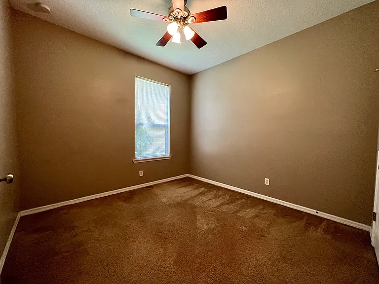 365 James Cir — Photo 10