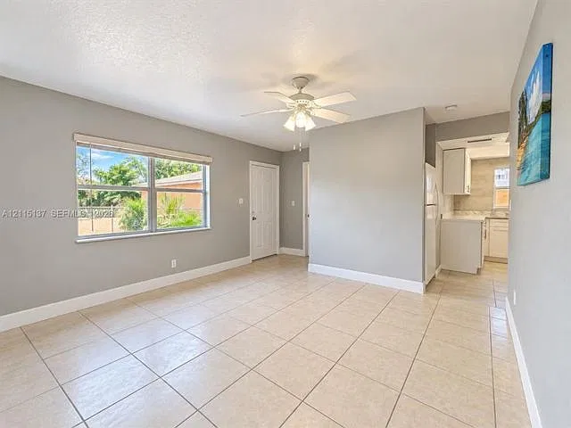 7870 SW 10th Ct — Photo 4