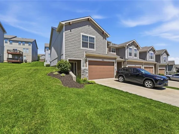 7370 Griffey St, Parkville, MO 64152