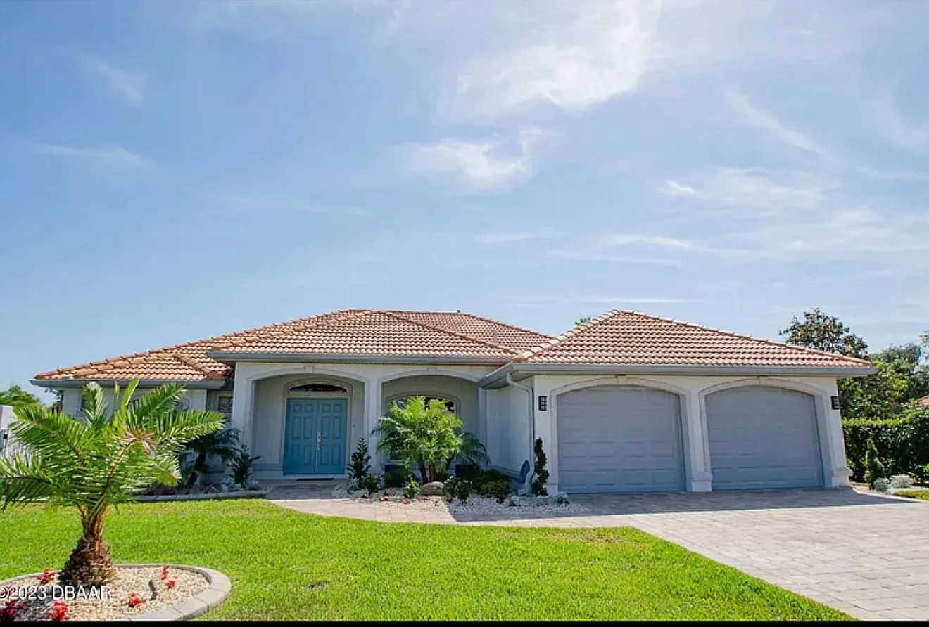 3 bed, 2098 sqft, $3,600 — Photo 1