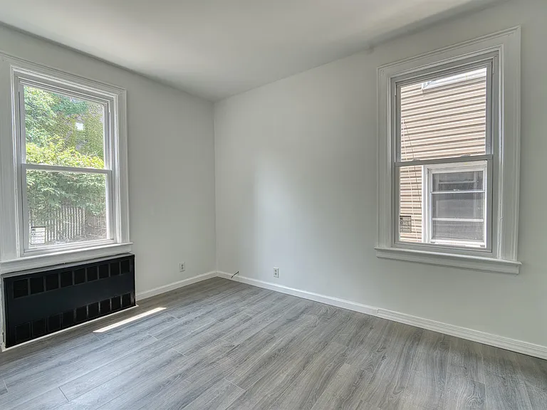 175 Zabriskie St #1 — Photo 10