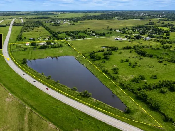 697 E County Road 341, Angleton, TX 77515