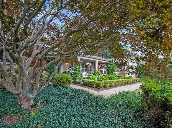 5551 Westwood Ln, Bloomfield Hills, MI 48301
