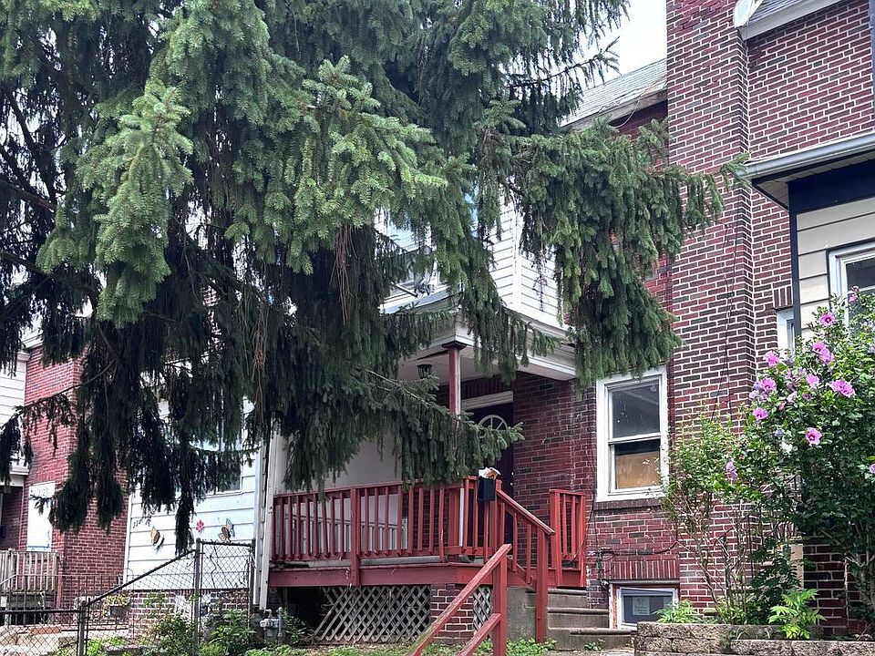 1st image of 332 W 15th St